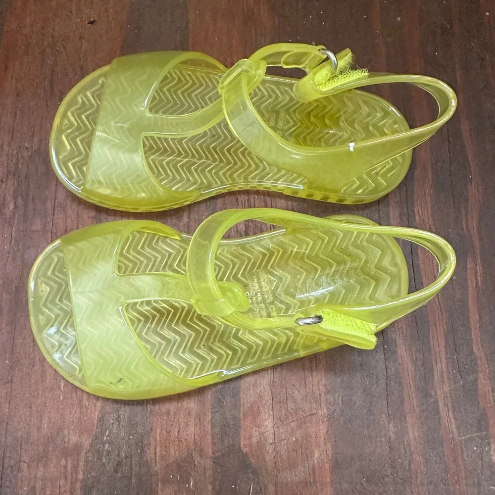 Toddler Neon Yellow Jelly Sandals T-Strap Water Shoes Size 6 Kids Summer PVC